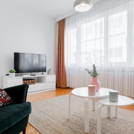 Gorgeous Apartment With Central Location In Sisli Isztambul Kültér fotó