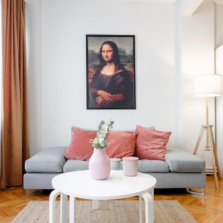 Gorgeous Apartment With Central Location In Sisli Isztambul Kültér fotó